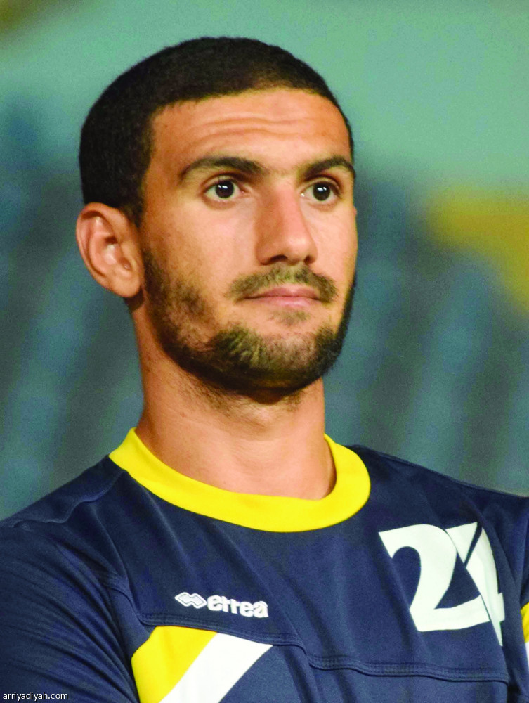 4 حراس
سعوديين ينافسون الأجانب