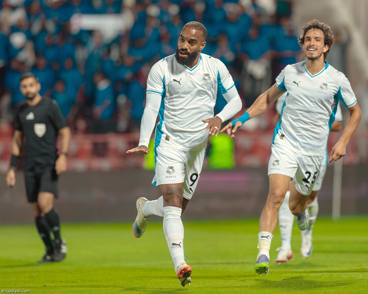 نيوم.. فرحة أولى