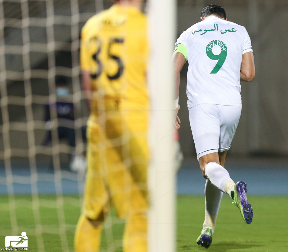 «هدف تاريخي» يقود الأهلي لملاحقة الهلال