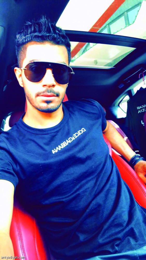 لاعبو الأخضر يحتفلون في جدة