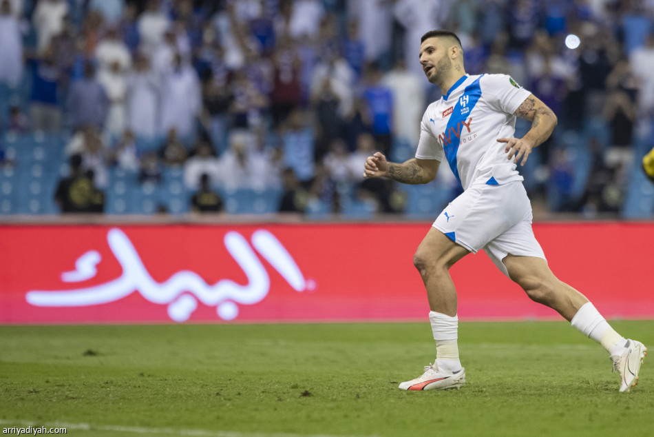نيفيز وميتروفيتش يقودان الهلال إلى ربع نهائي كأس الملك