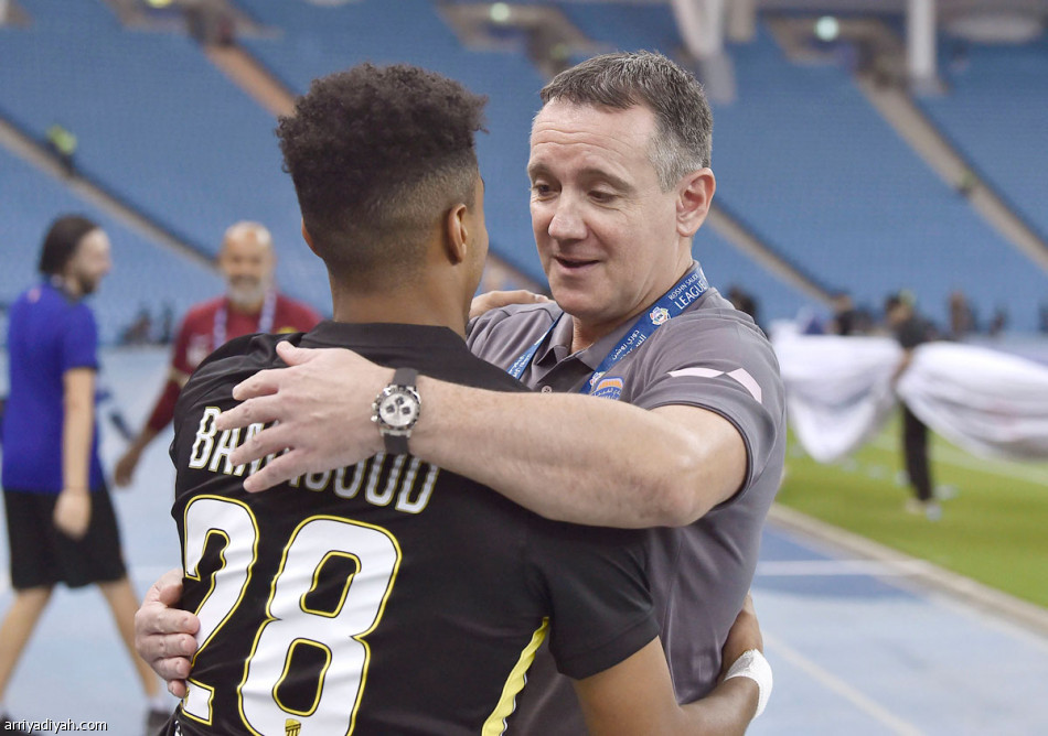 الشوط الثاني
يتخلى عن الاتحاديين