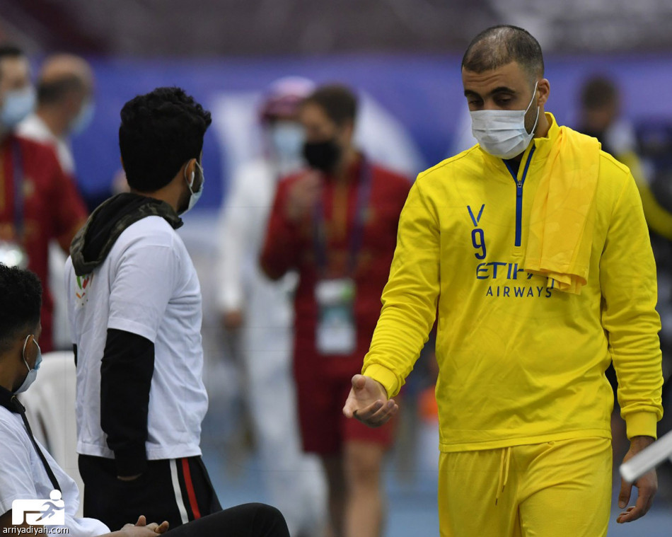 الهلال يهزم النصر دون مدرب