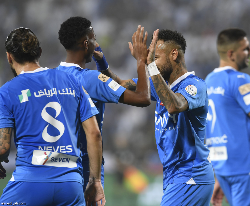 الهلال يمزق شباك الرياض في ليلة مشاركة نيمار