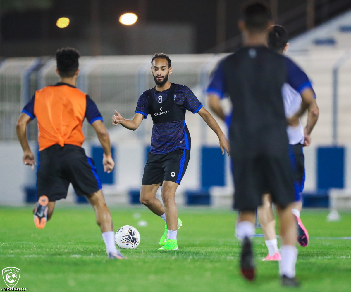 الهلال يعود بعطيف