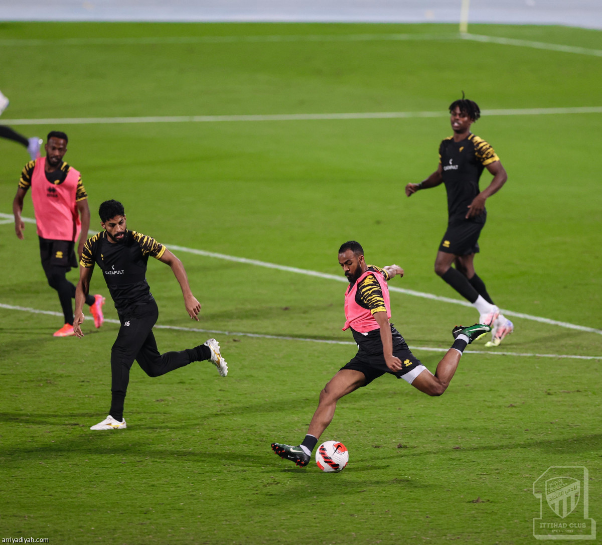 الاتحاد يكثف