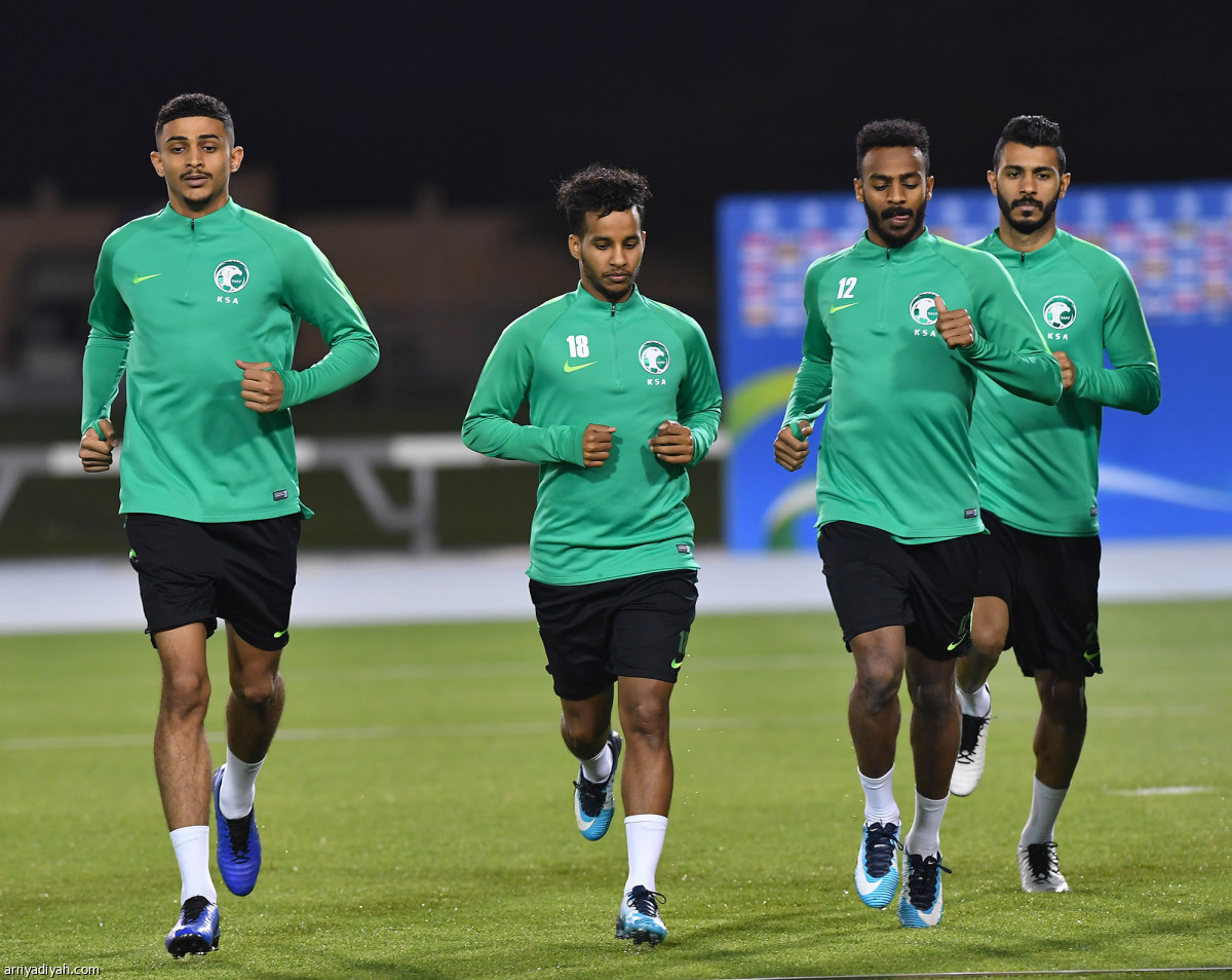 الأخضر يستعد للعبور