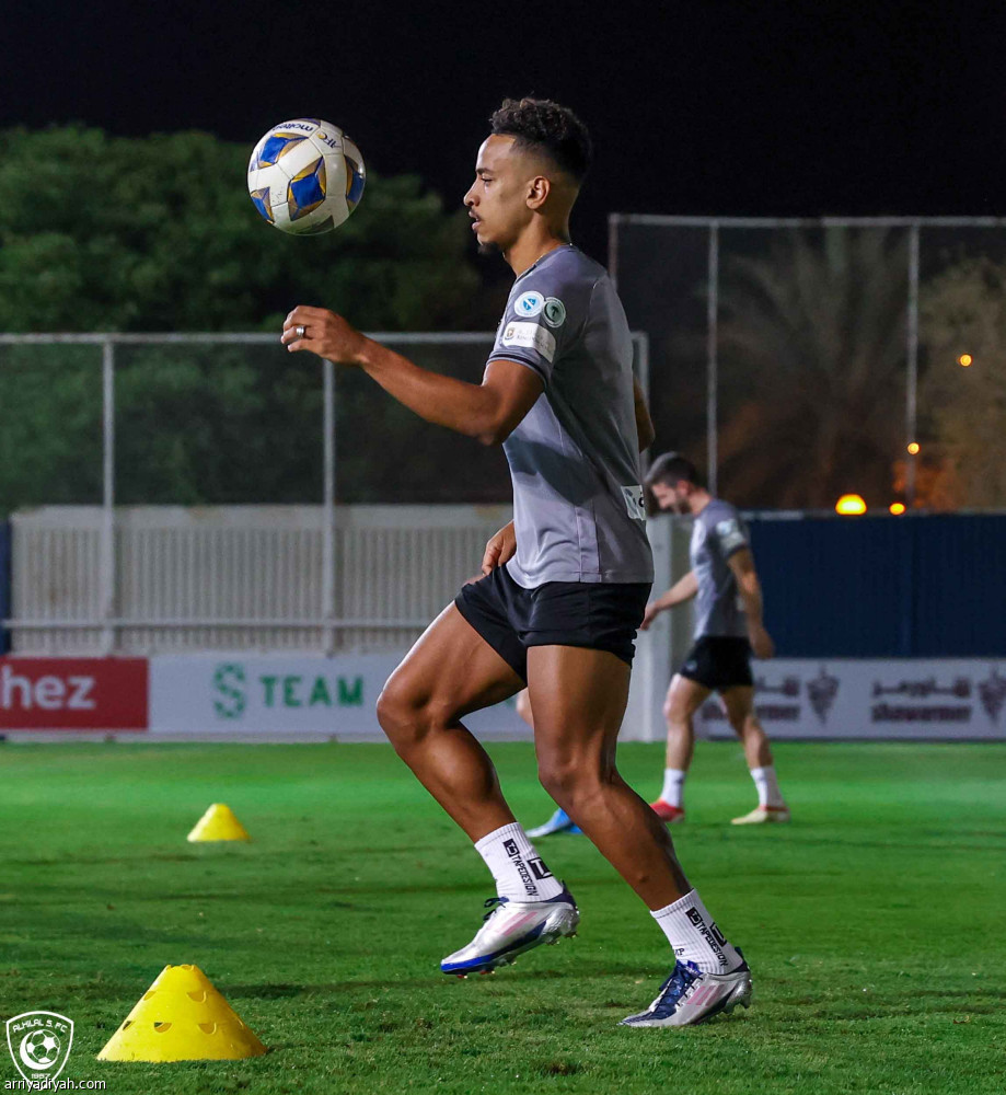 33% انتصارات.. 
الهلال يتفوق