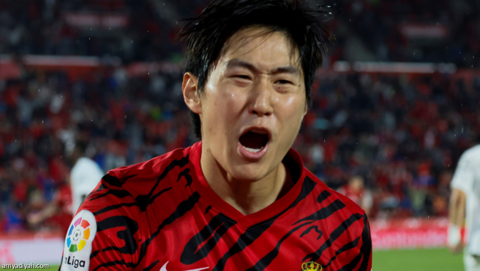 مايوركا يؤزم  موقف فالنسيا