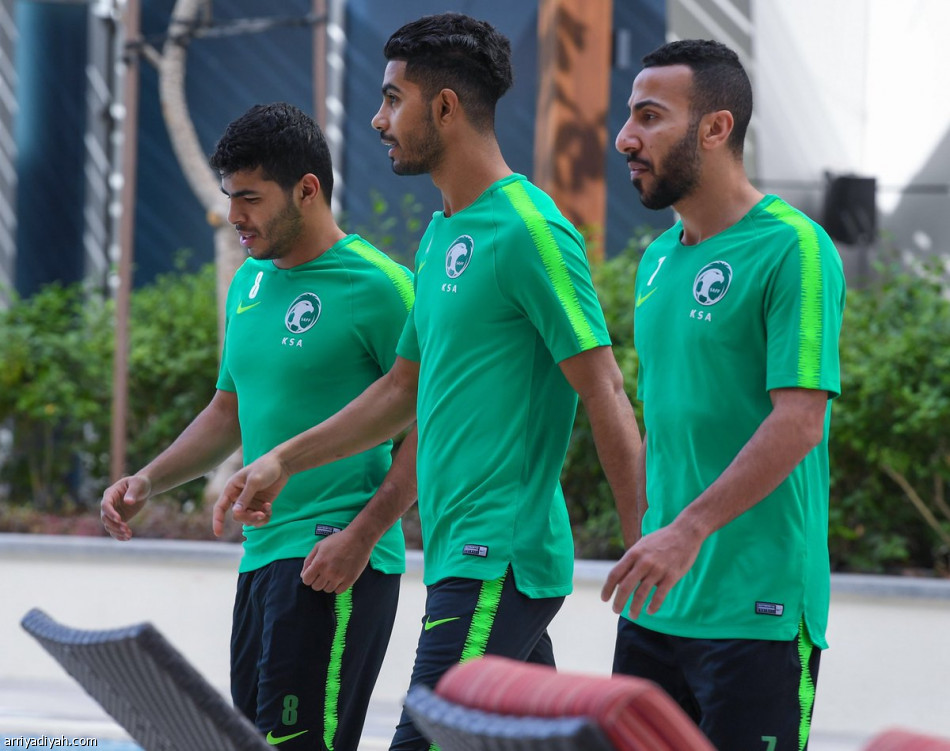 الأخضر يفتح ملف اليابان