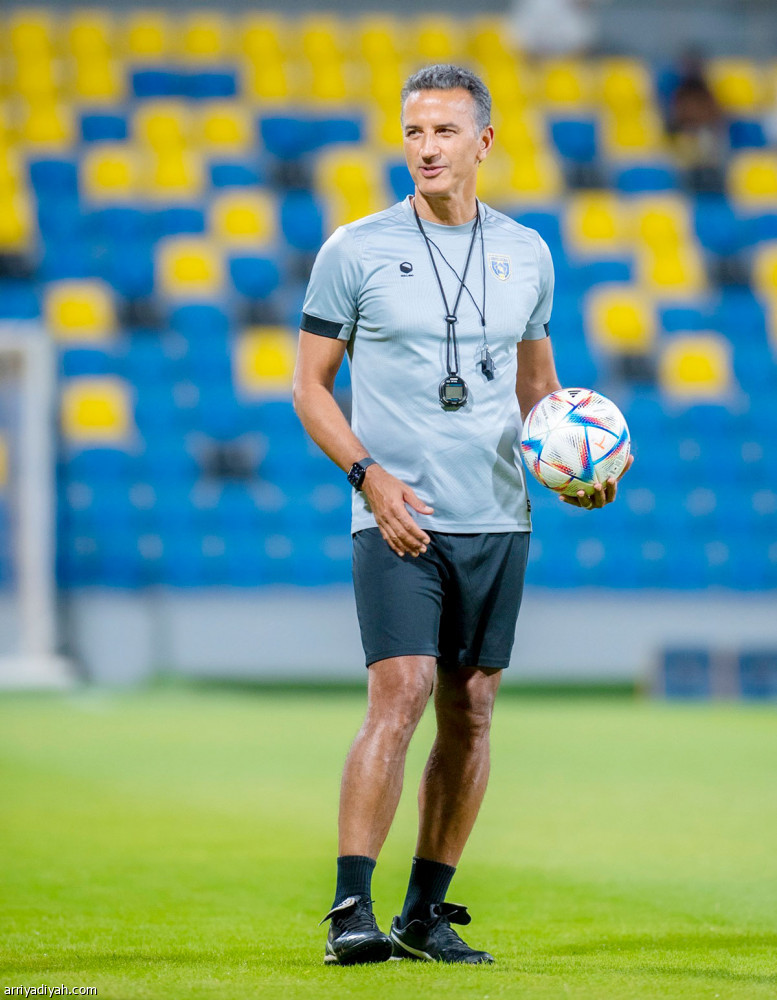 سالم والظهيران
يرجحون كفة الهلال