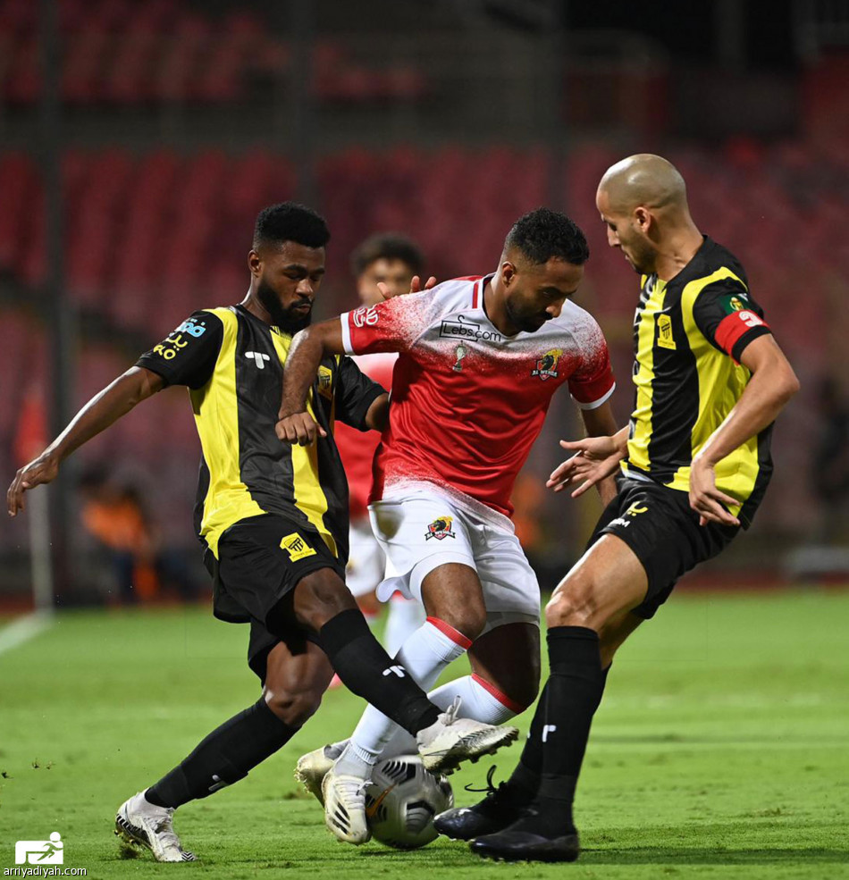 الاتحاد يكرر فوزه على الوحدة.. ويجتازه في الكأس