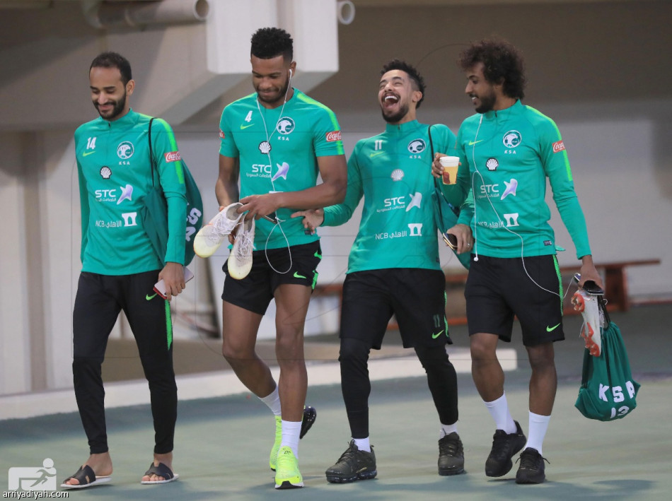 الإصابة تغيب الغنام وسالم عن الأخضر