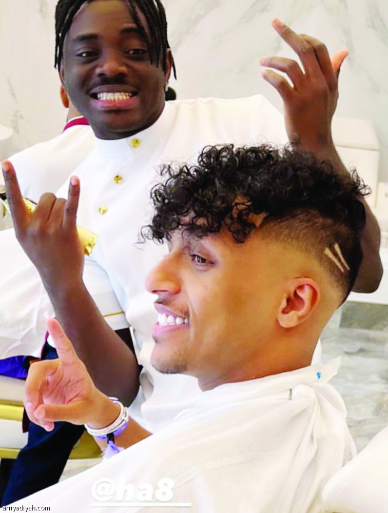 حلاق دبي 
يسيطر على “إنستجرام” اللاعبين