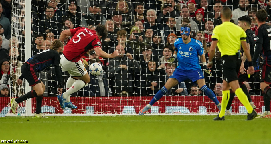 ماجواير وأونانا يمنحان يونايتد انتصاره الأول