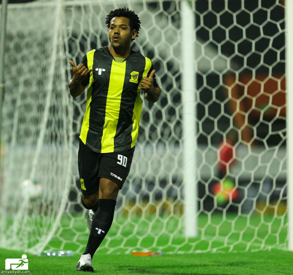 الشباب والاتحاد.. أمسية مشحونة تشعل الإياب