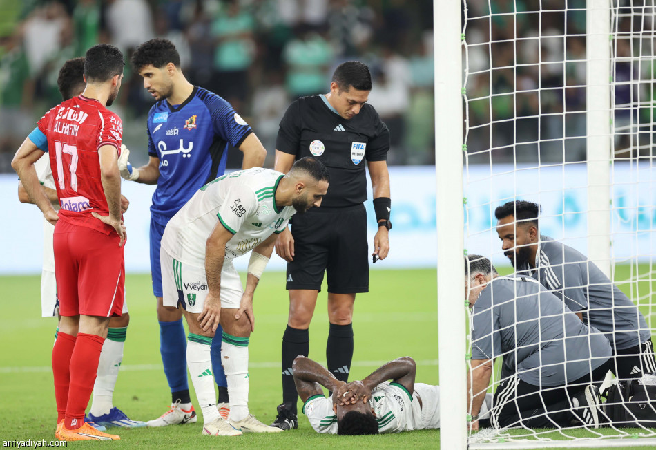 الأهلي..
كابوس دونيس