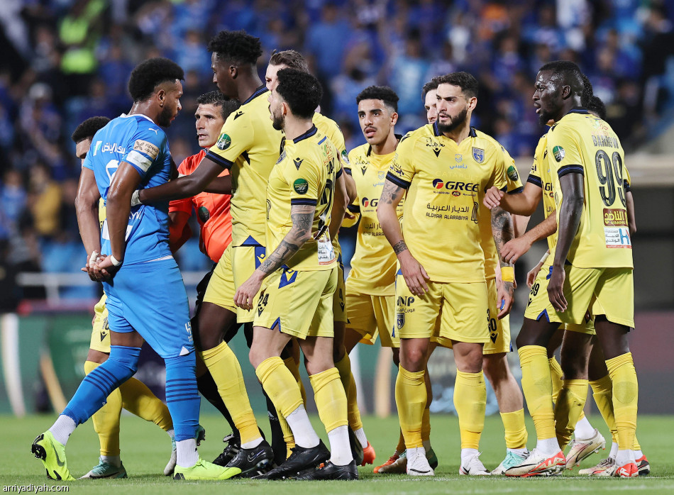 بثلاثية التعاون.. 
الهلال يقترب من بنفيكا