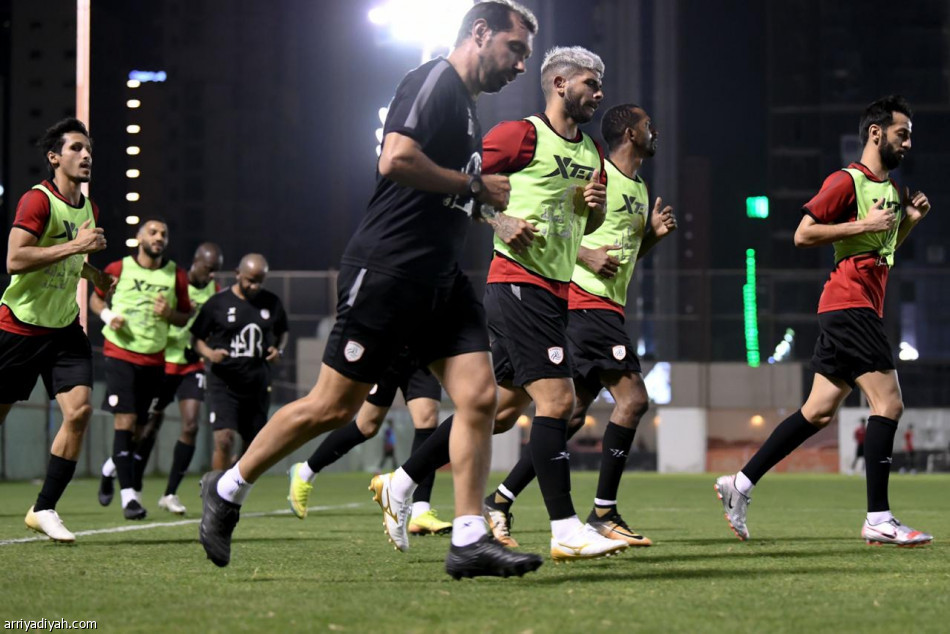 بانيجا وأرلايوسكايس يظهران في تدريبات الشباب