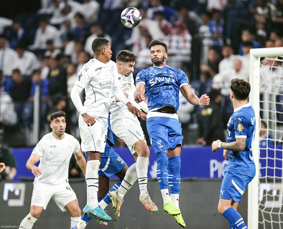 الشباب يعطل الهلال
