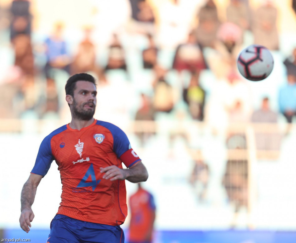 الباطن يحقق فوزه الثالث على حساب الفيحاء