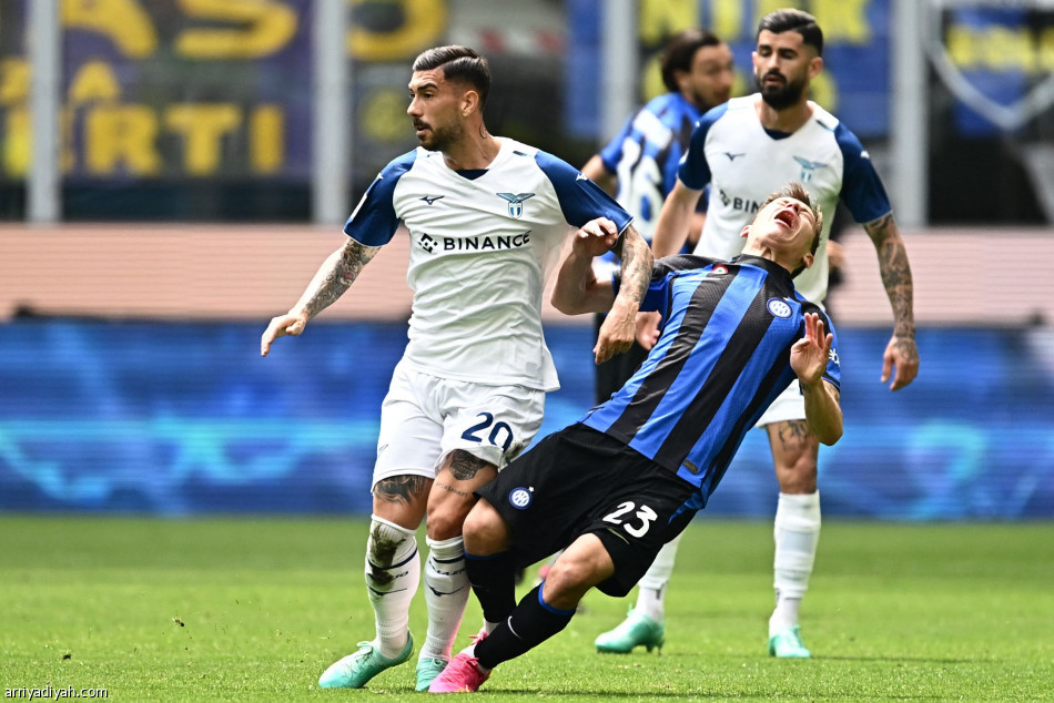 إنتر يضرب لاتسيو بثلاثية.. ويقرب نابولي من اللقب