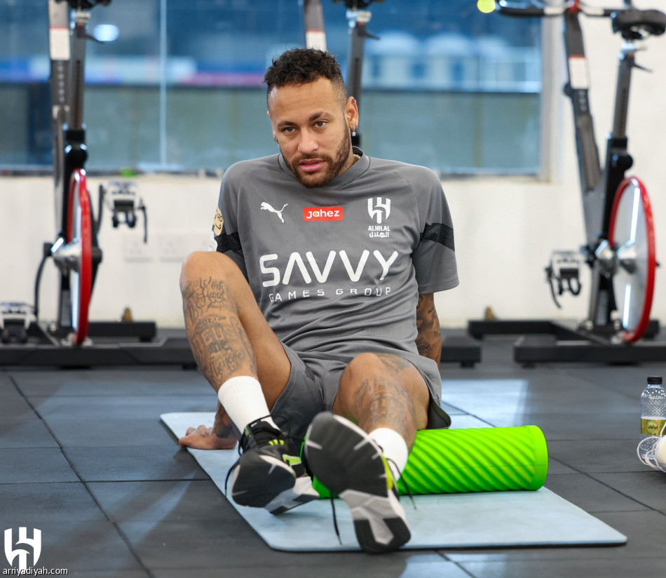 الهلال يبدأ تحضيرات ضمك.. ويطير غدا