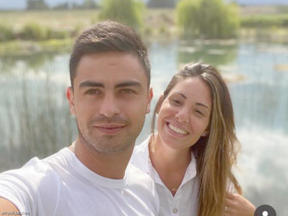 مارتينيز.. 
عاشق السيلفي