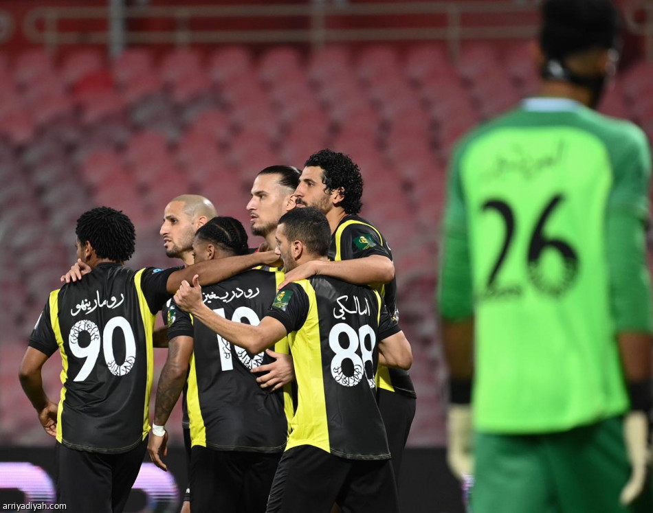 الاتحاد يكرر فوزه على الوحدة.. ويجتازه في الكأس