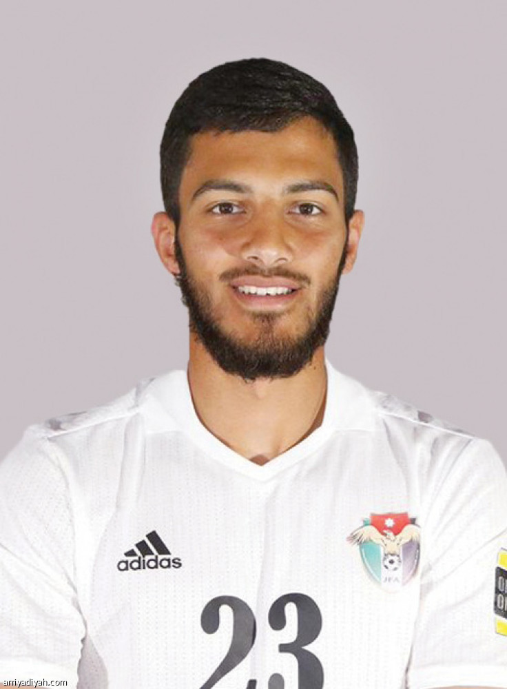 5 عرب 
يحملون الآمال
