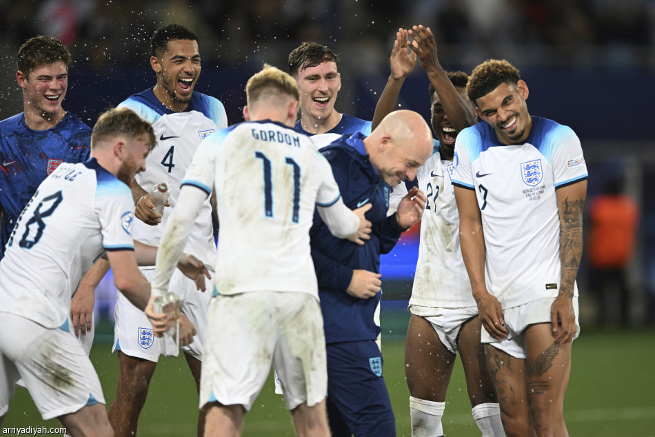 المرة الثالثة.. شباب إنجلترا يحصدون ذهب أوروبا