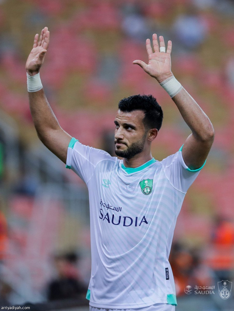 السومة.. 100 مباراة و98 هدفا في الدوري
