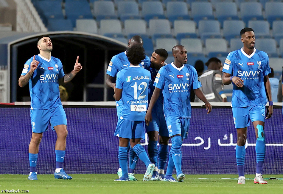 بثلاثية التعاون.. 
الهلال يقترب من بنفيكا