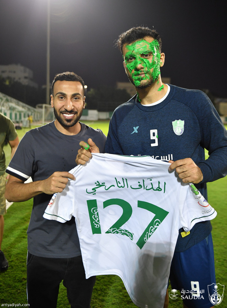 الأهلي يحتفي بـ«التاريخي»