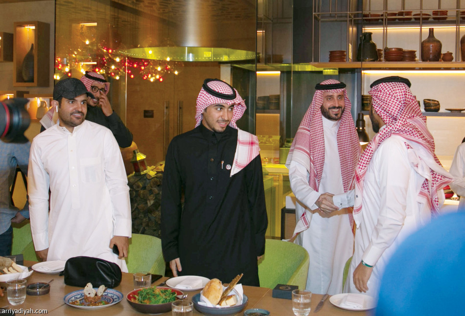 الفواز 
متفائل بانتزاع الكأس