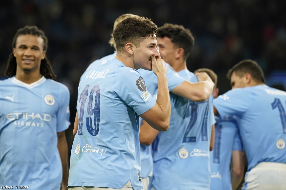 سيتي يدشن حملة الدفاع عن اللقب بنقاط النجم الأحمر