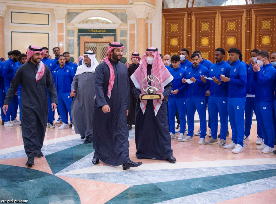 ولي العهد يستقبل أبطال آسيا