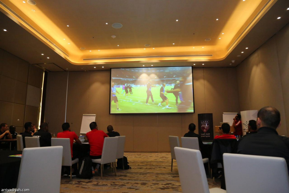 انطلاق دورة «VAR» لحكام «العربي»