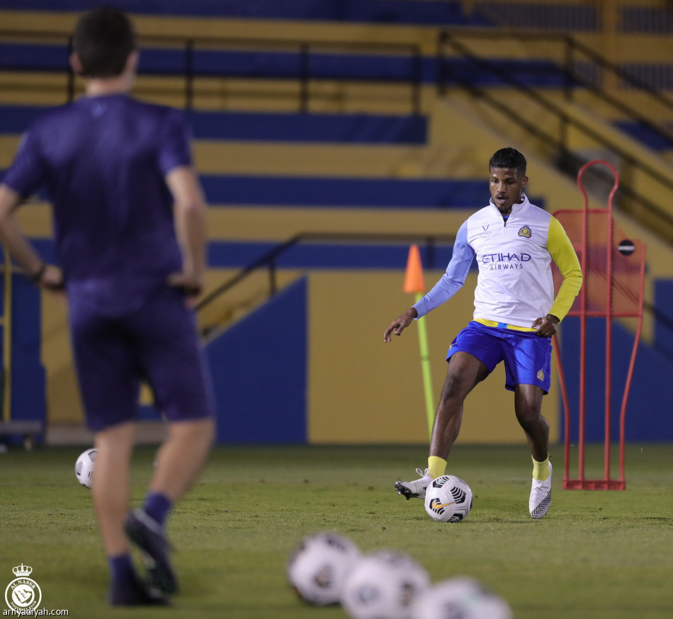النصر يستعيد لاجامي.. ويخسر الخيبري