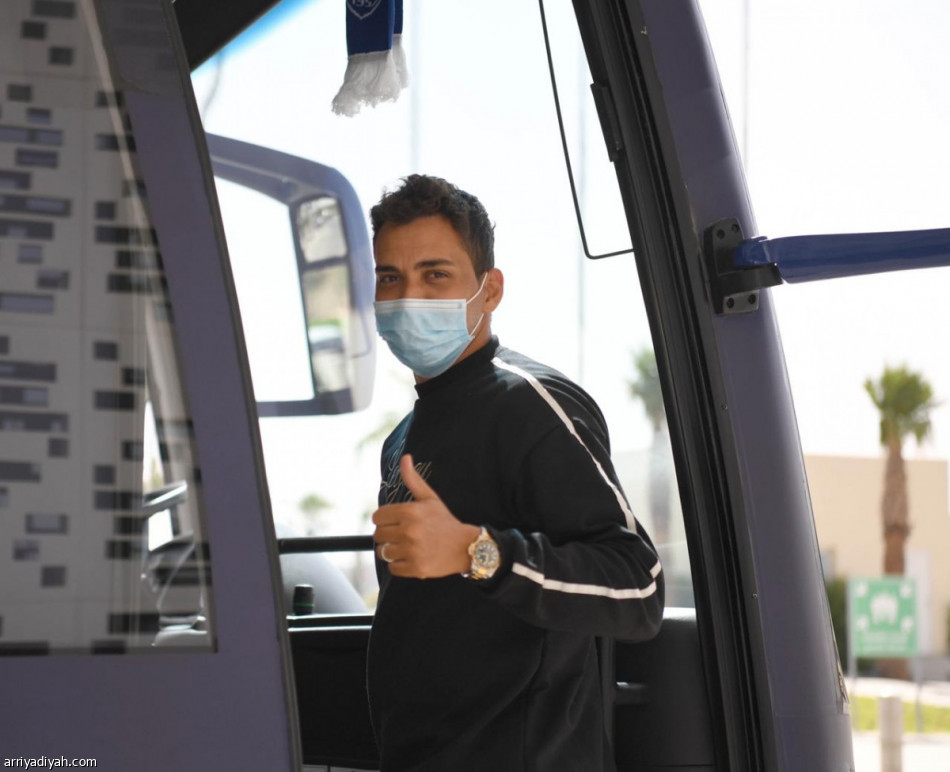 محترفو الهلال يعودون إلى الرياض