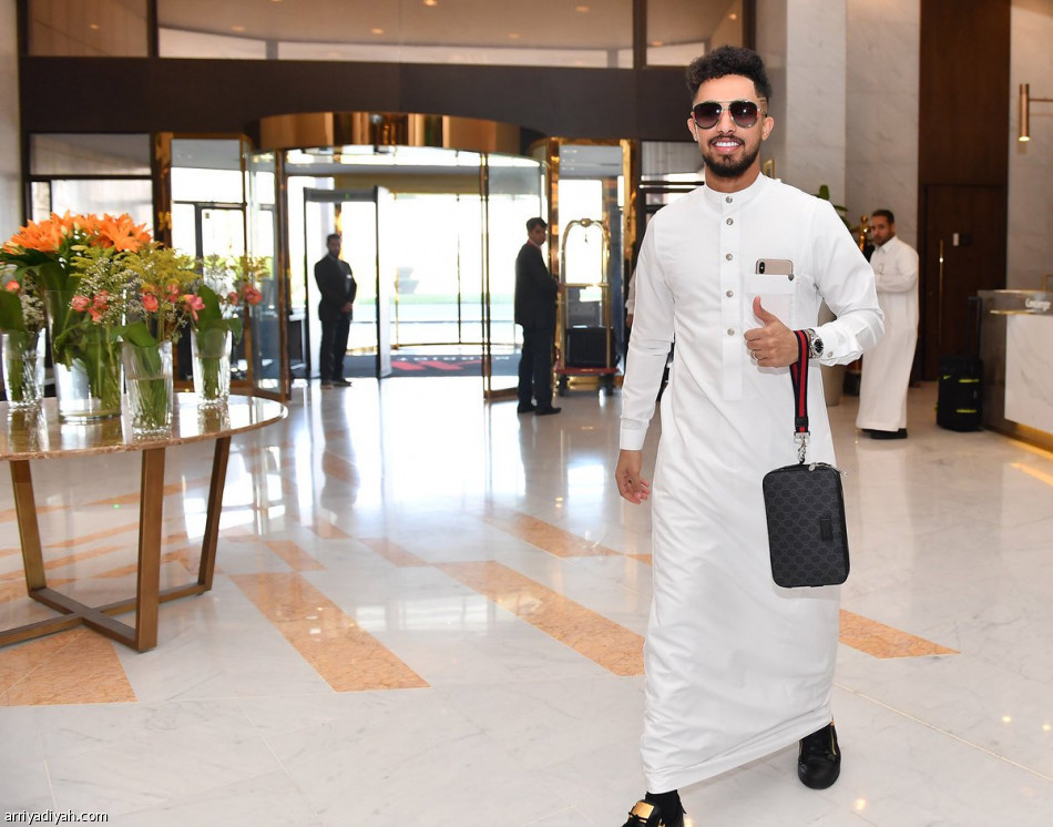 بالثياب.. أخضر آسيا يطير إلى دبي