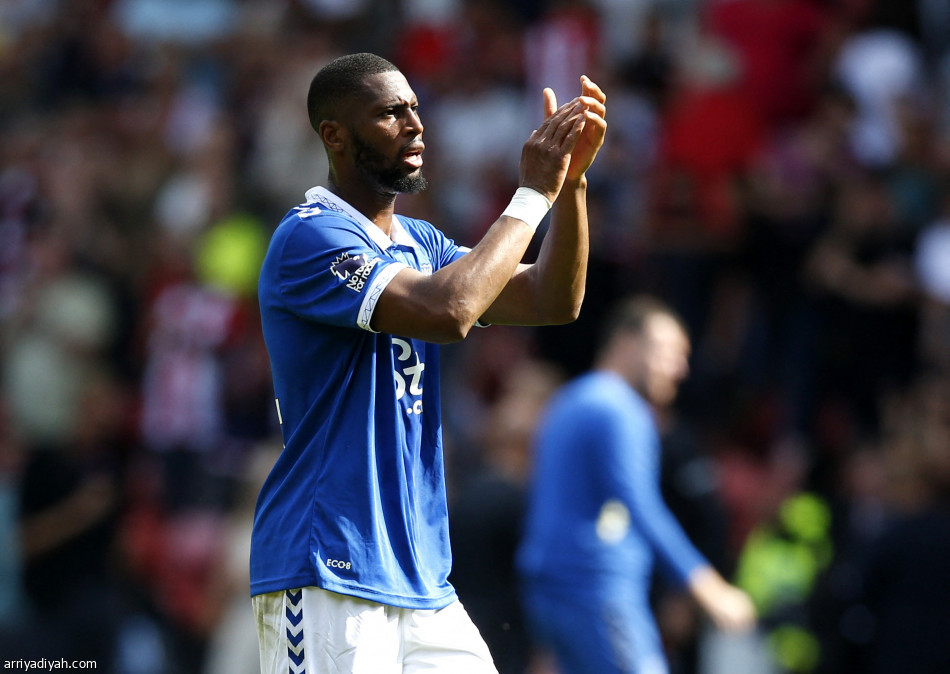 تعادل يوقف خسائر إيفرتون وشيفيلد