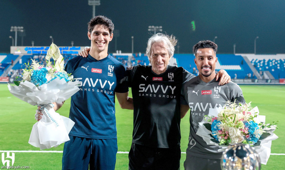 عريس آسيا..
نصف ساعة مع الجماهير