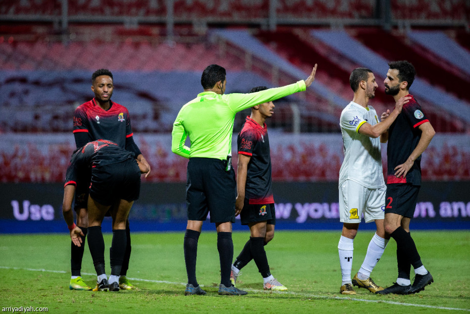 الاتحاد يقتحم مربع الكبار في الدوري