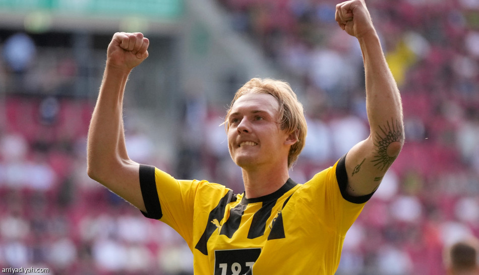 البوندسليجا.. دورتموند ينتزع الصدارة بثلاثية أوجسبورج