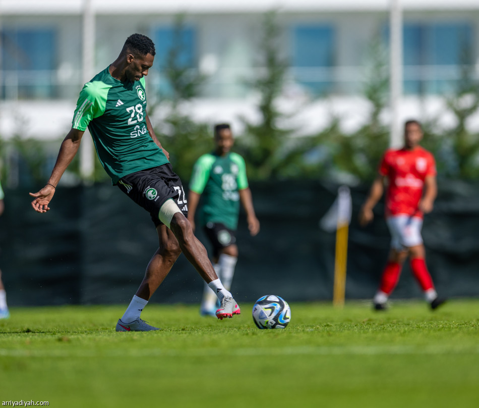 الأخضر .. استشفاء ومناورة بعد نيجيريا