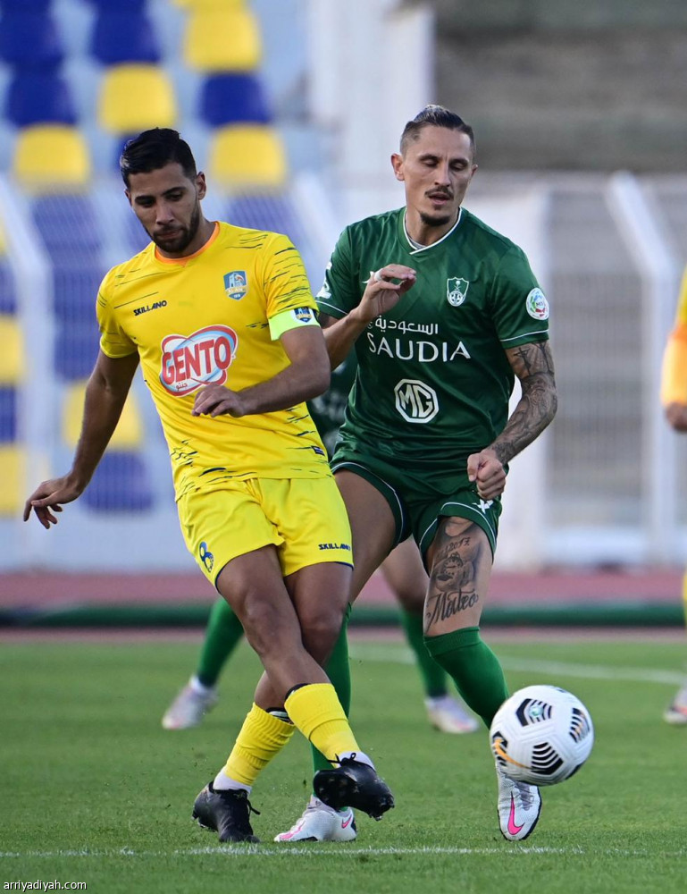 الأهلي ينهض بـ«رباعية العين»
