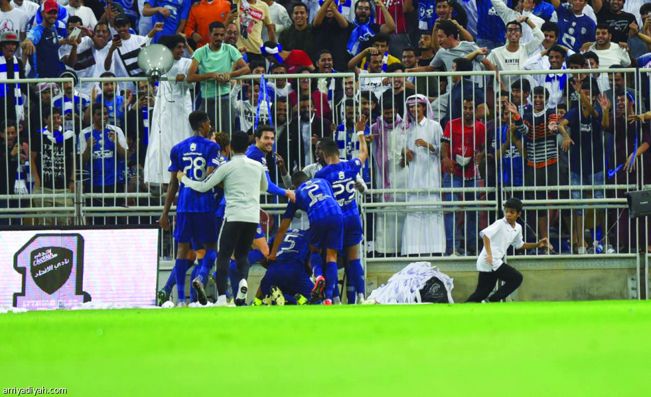 جوميز  يرعب  أحد الأطفال الذين يجمعون الكرات