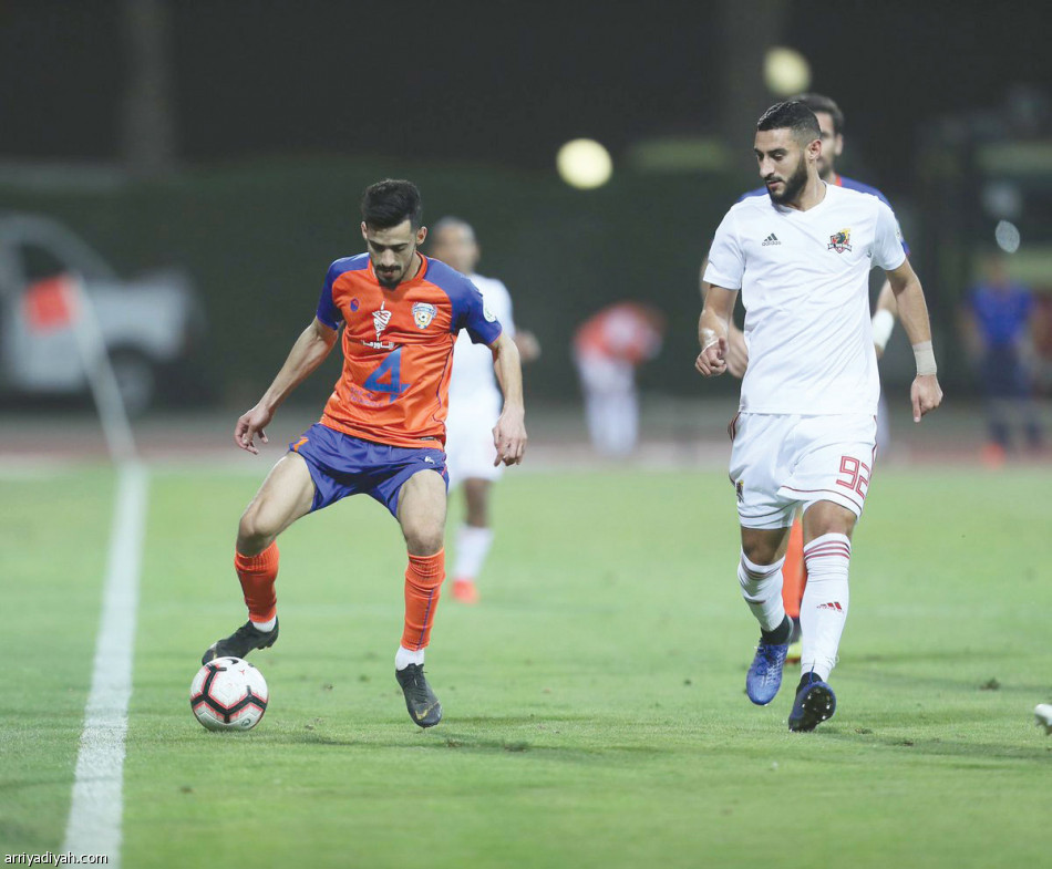 الهلال
يكتفي بالوصيف