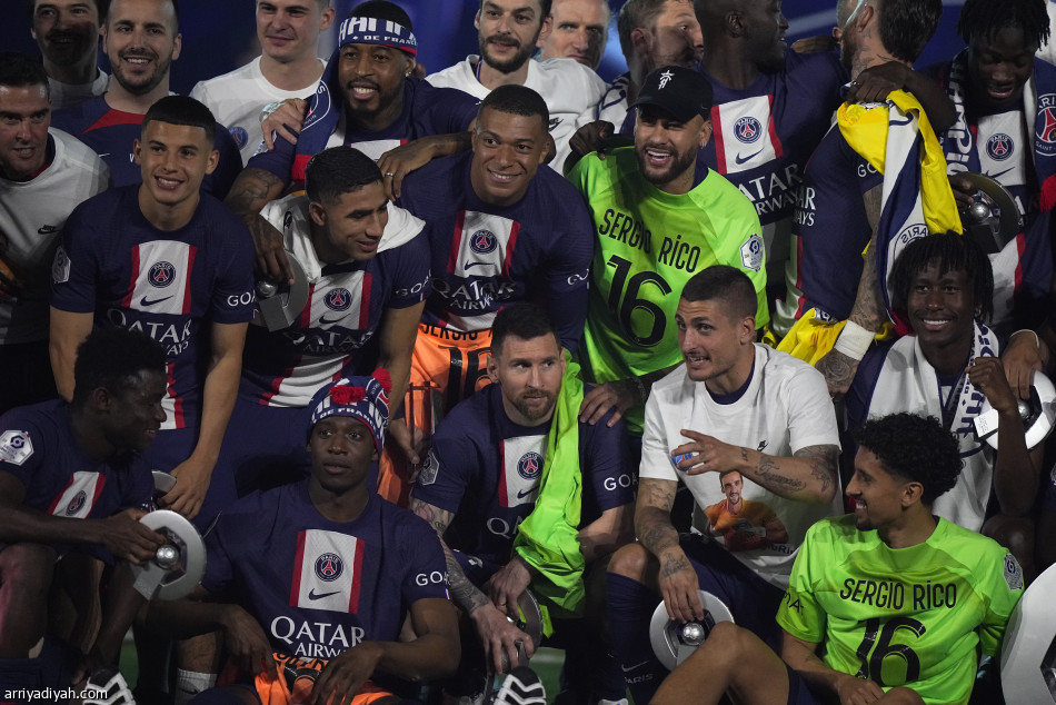 ليلة وداع ميسي.. باريس يتوج بلقب الدوري الفرنسي